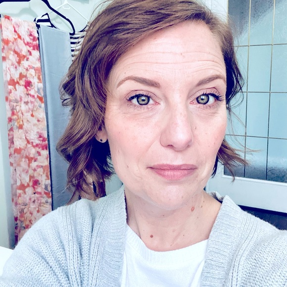 Meet your Posher, Pamela - Picture 1 of 3
